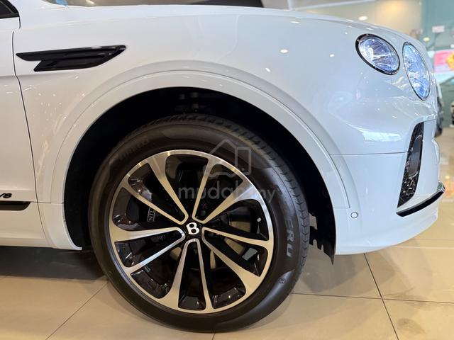2022 Bentley Bentayga 4.0 Mulliner (JPN Spec) - 2