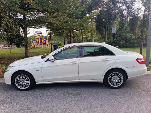 2010 Mercedes Benz E250 CGI BlueEFCY Direct Owner - 4