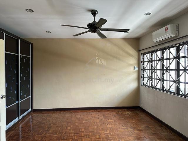 Damansara Utama Double Storey House for RENT!!! 1