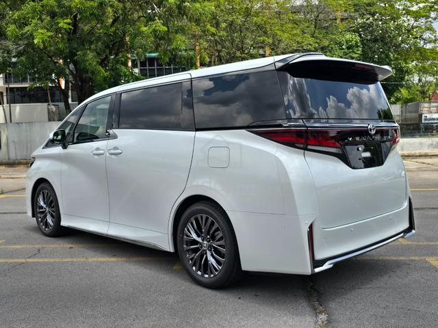 2025 [BRAND NEW] Toyota VELLFIRE 2.4 Z PREMIER (A) - 3