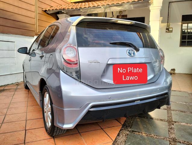 PRIUS C TRD Sportivo Cantik - 5
