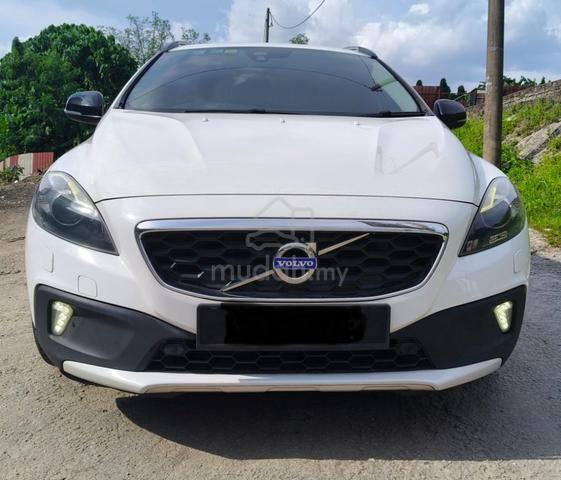 2016 Volvo V40 2.0 CROSS COUNTRY T5🔥 ORI PAINT 🔥 - 2
