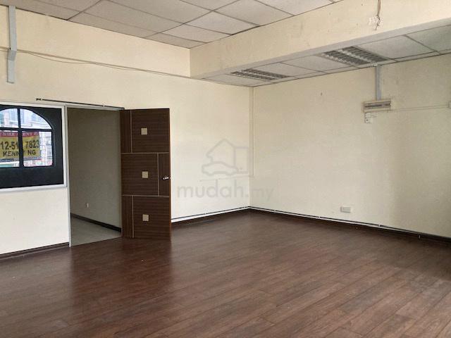 2nd Floor Office At Bandar Puteri 5 Puchong Near LRT, Stellar For Rent 1