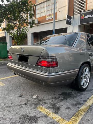 1995 Mercedes Benz W124 230E 2.3 (A) - 2