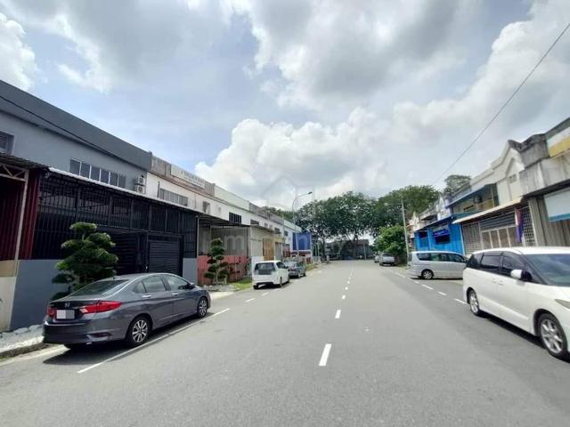 Taman Putri - 1.5 Storey Factory For Rent 1