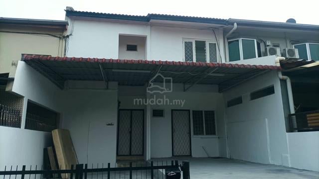 Double Story House for Rent at Taman Pelangi 1