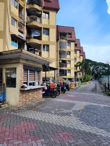 Puteri Court 1