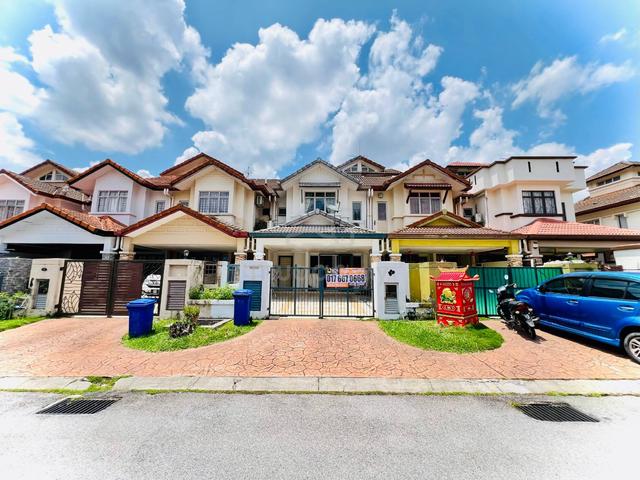 Freehold Double Storey Terrace U16 Taman Bukit Subang Shah Alam 1