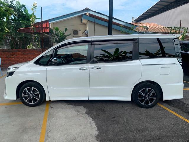 2021 Toyota VOXY 2.0 ZS KIRAMEKI III (A) - 3