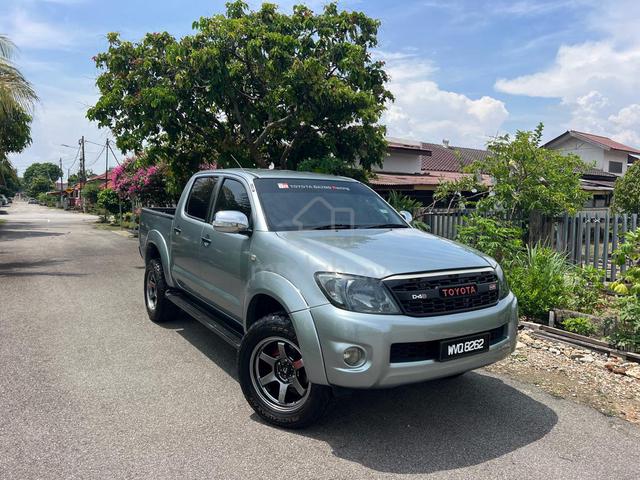 2011 Toyota HILUX 4X4 2.5 (M) - 1