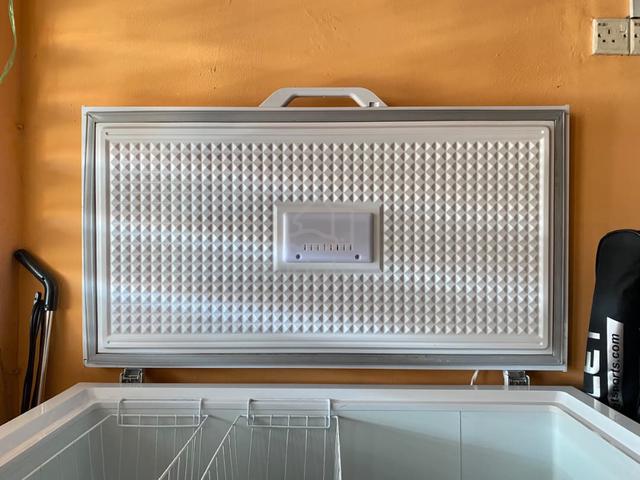 Sharp Chest Freezer - photo 3 of 6