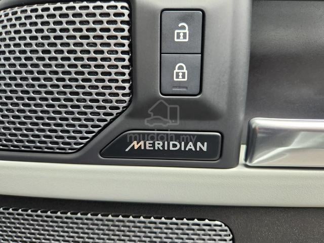 2023 Land Rover Defender P300 110 SE Meridian P/R - 5