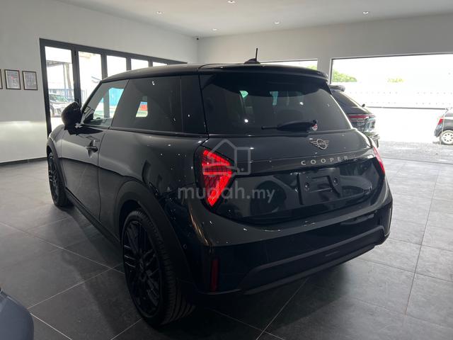 UNREG 2024 Mini COOPER 2.0 S FAV TRIM M-PACKAGE - 4