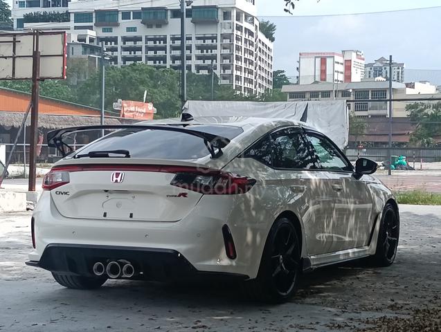 5AA 1k km Only 2024 Honda CIVIC 2.0 TYPE R FL5 (M) - 4