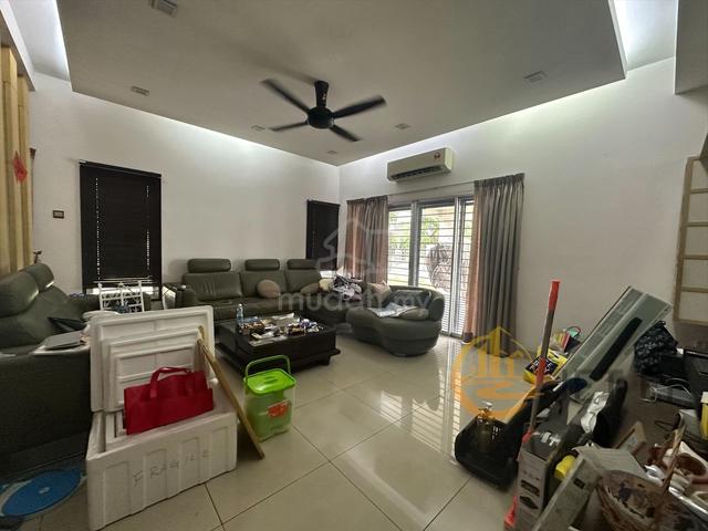 [Corner Lot] Lakedge Kota Kemuning 2sty Corner 56*70sqft Reno for sale 1