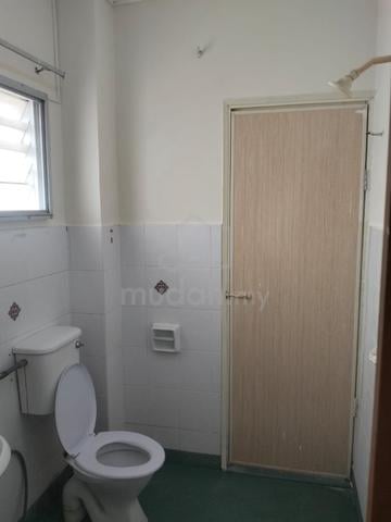 Semi -D bangalow house in tmn desa baru 2B kajang for rent 1
