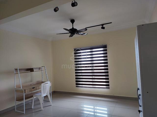 Master Room for Rent at Paramount View Condo, Petaling Jaya (Near LRT) 1