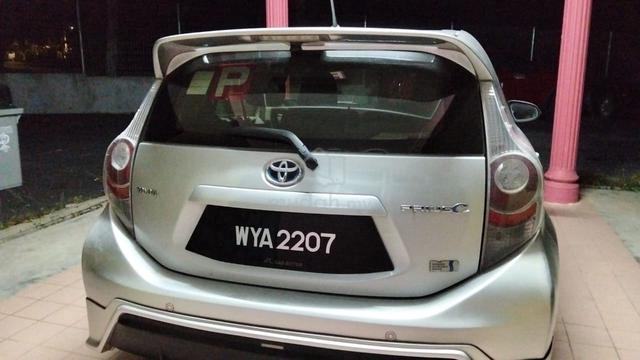 2012 Toyota PRIUS C 1.5 (HYBRID) (A) - 2