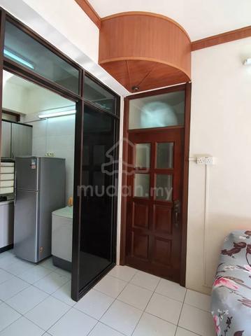 2 Storey Semi D Located Greenlane 4000sq.ft 1