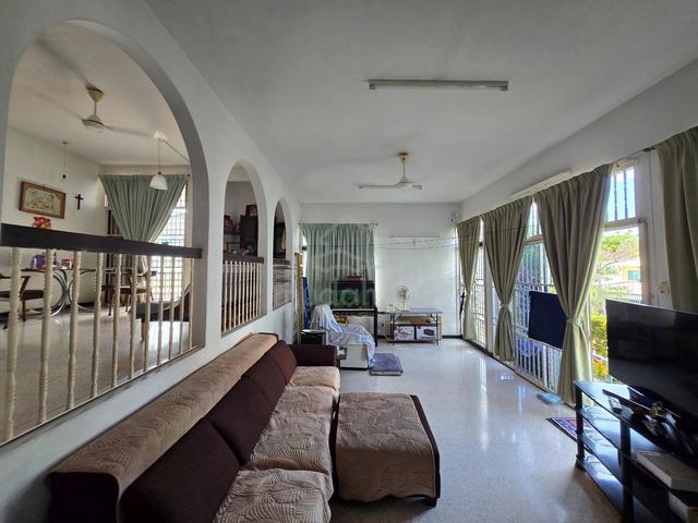 2.5 storey semi-detached at Island Park, Greenlane 1