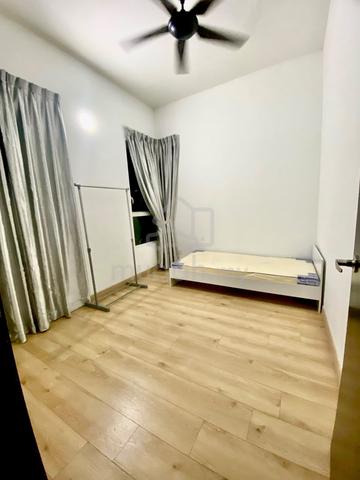 Bilik Sewa Perempuan Damansara Damai Sungai Buloh Condo Apartment 1