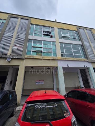 Shoplot Ground Floor at Aiman mall COMMECIAL centrel for Rent 1
