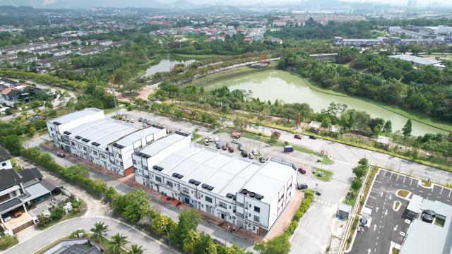 FREEHOLD FACING OPEN 24x80 Shop Lot Nadi Alam Elmina Shah Alam 1