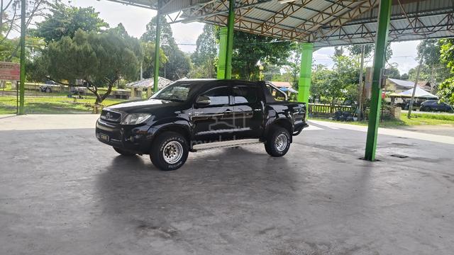 2010 Toyota HILUX 2.5 G FACELIFT DOUBLE CAB (A) - 3