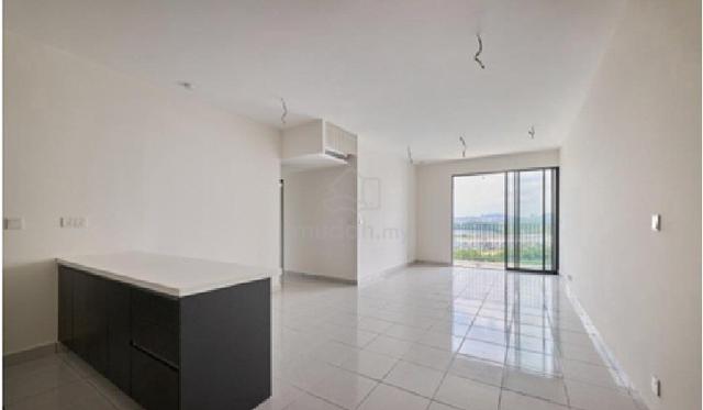 E island Lake Haven Residence 1