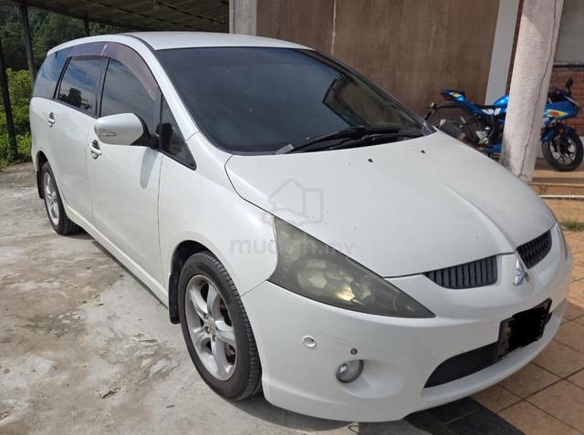 Mitsubushi Grandis mpv 7 seated auto - 2