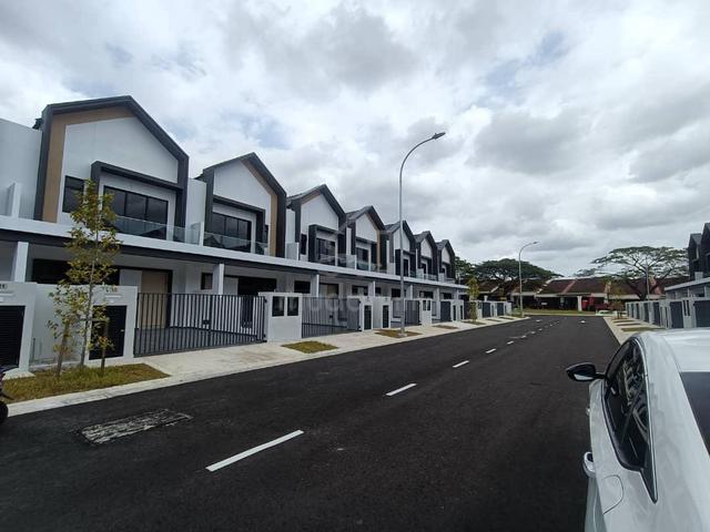 Bae (Laman Permata) @ Dato Onn Brand New Double Storey Terrace House 1