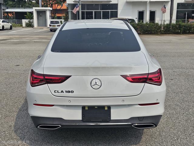 Mercedes Benz CLA180 1.3 PREMIUM UNRE SEDAN - 4