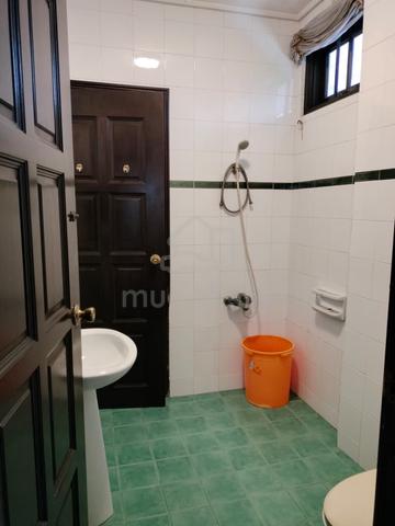 Jb town pelangi(jln jingga)double storey semi D house for sale 1