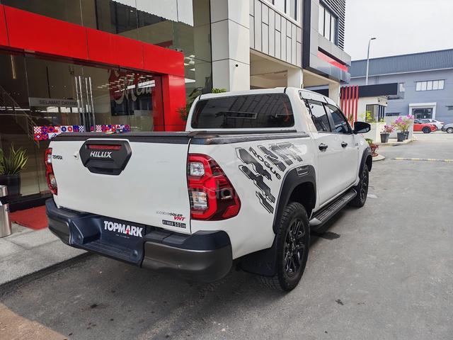 2022 Toyota HILUX 2.8 ROGUE (A)4X4 FULL LOAN - 4