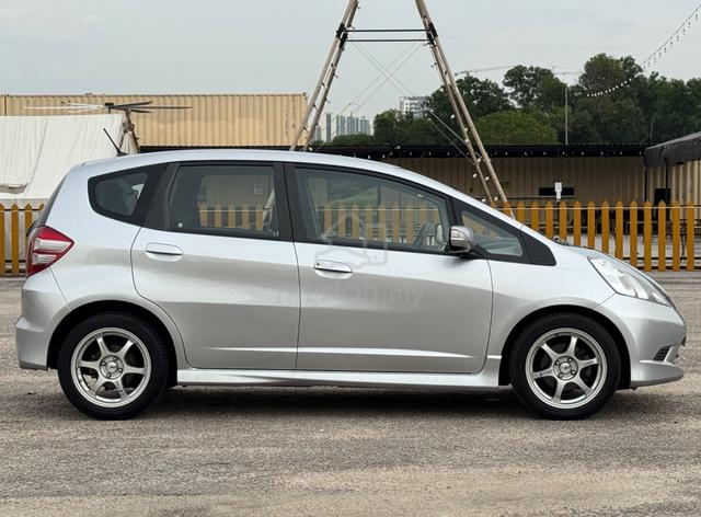 2009 Honda JAZZ 1.5 V (A) - 4