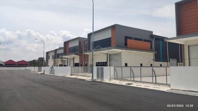 Nilai Taman Semarak Brand New Semi-D Factory for RENT 3