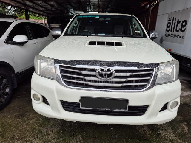 2013 Toyota HILUX 2.5 G VNT FACELIFT (A) - 3