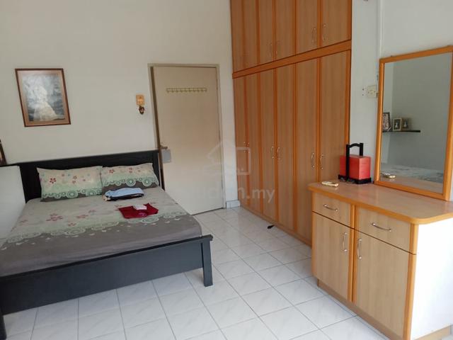 Puchong Taman Putra Prima Freehold 2 Sty Gated Guarded Fully Furnished 1