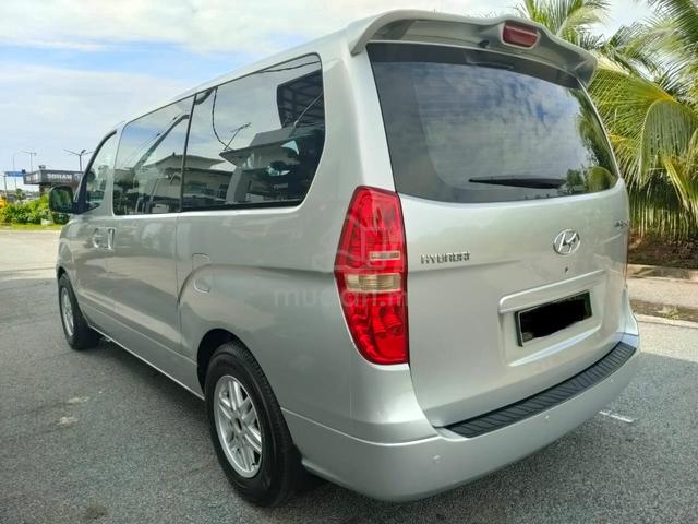 2010 Hyundai GRAND STAREX 2.5 (A) - 5