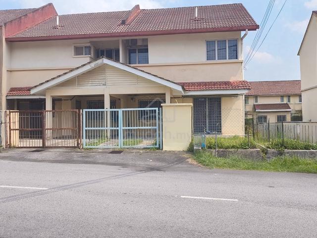 27x70 Endlot 2 Storey Putra Permai Opp McD Equine MRT Seri Kembangan 1