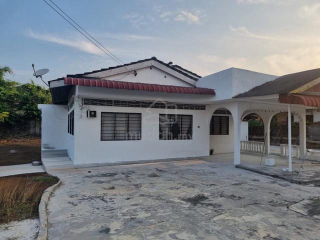 Below Market Value! Bungalow   Tanah Lot Besar Di Taiping  1