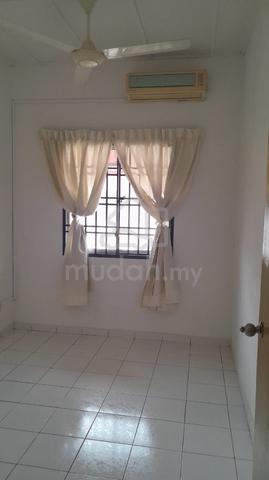 For rent Setia indah 2 Double Storey House 1