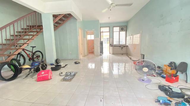 Double Storey Bandar Saujana Putra 1