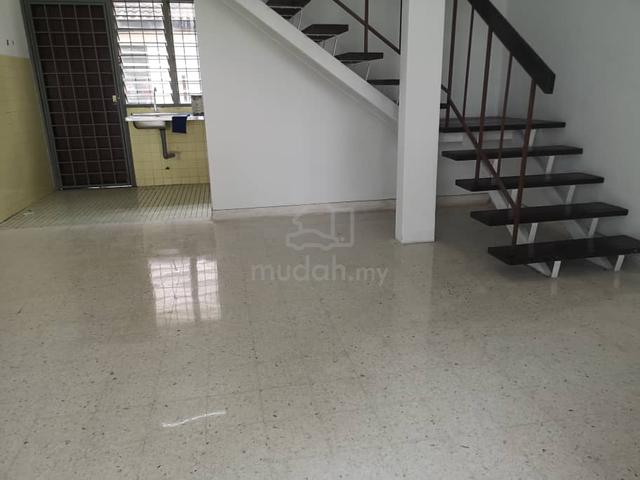 Double Storey house Subang Jaya SS19 for sale Renovated extra land 1