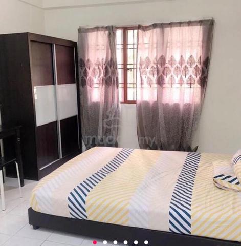 Cozy medium room for Rent at Kota Damansara 1