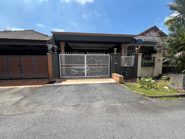 RUMAH CANTIK 1.5 Storey House Taman Maju Jaya Pandan Indah 2