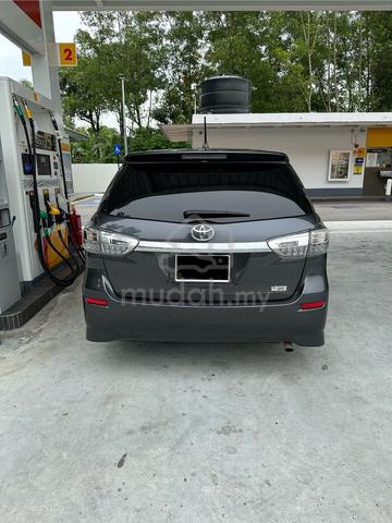 Toyota WISH - 4