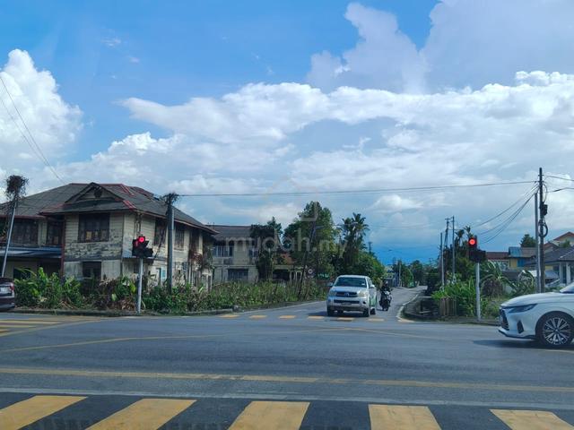 Detached Land Fronting Green Road For Sale 1