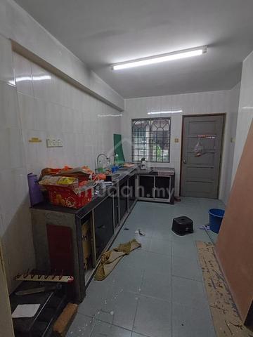 2 storey house New paint Batu Belah near Aeon Big Jalan Kapar Klang 1