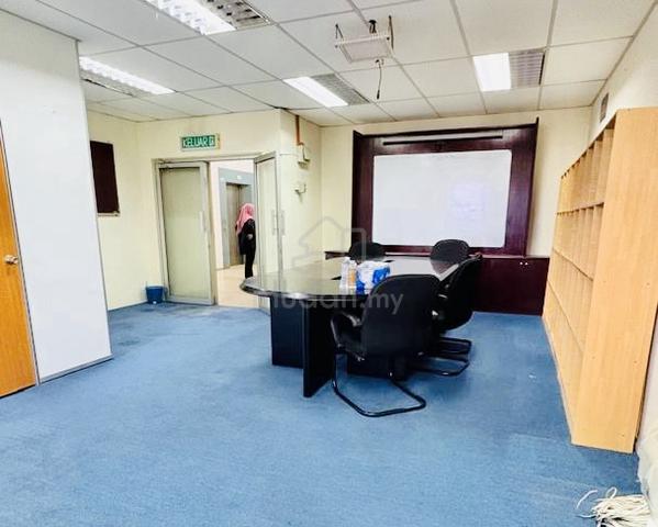 Office Pusat Perdagangan Puchong Prima LRT Otk Freehold Semi Furnished 1